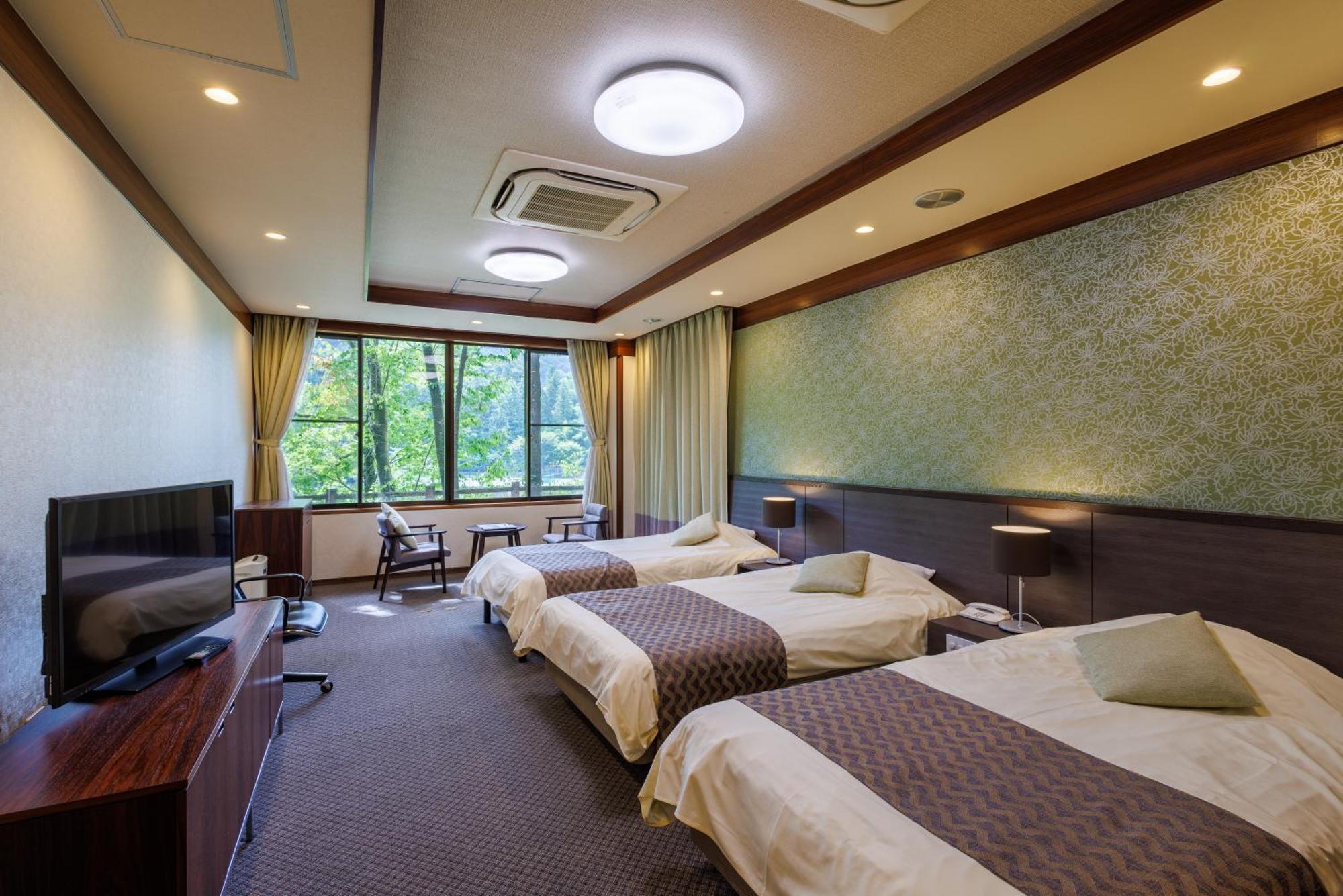 Okutamaji Hotel Ome Екстериор снимка